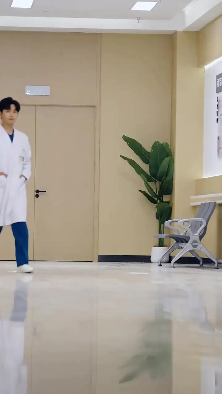 (Dubbed) Wow! He Is a Brilliant Surgeon Episode 17