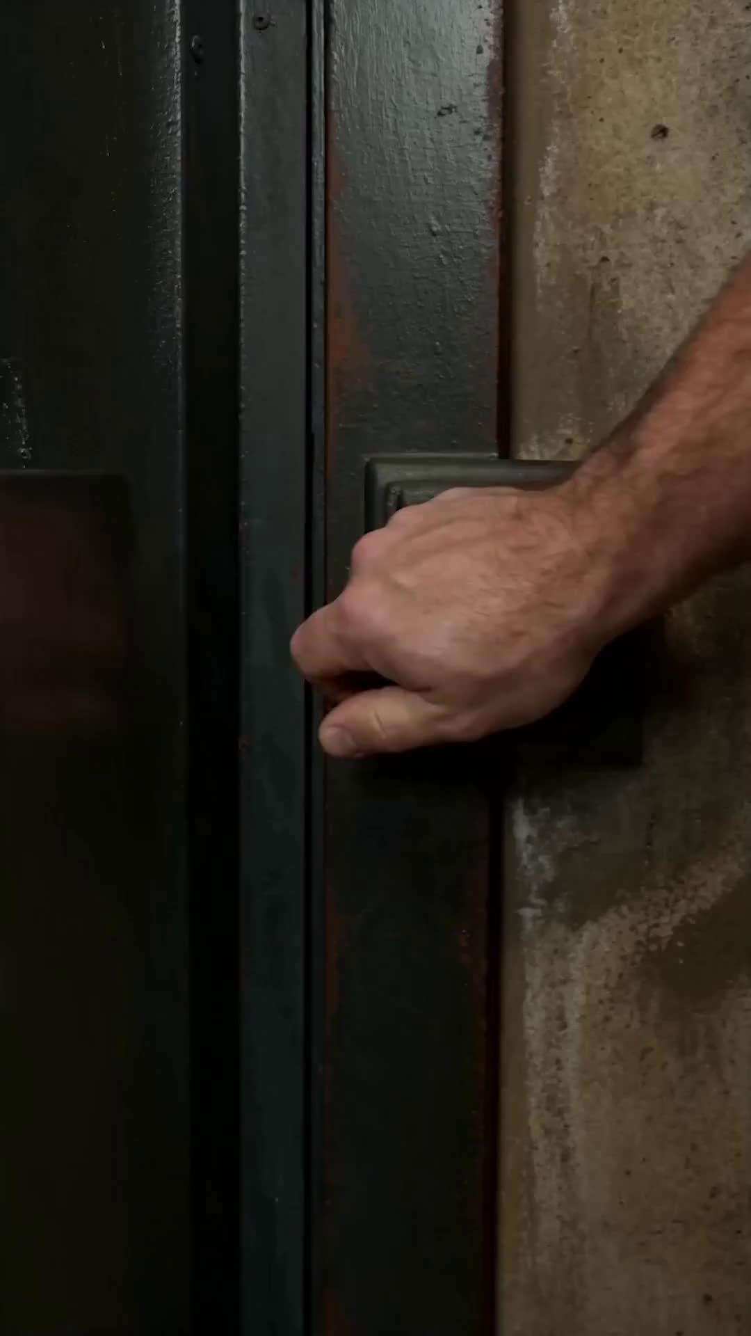 (Doblado) Su prisionera prohibida