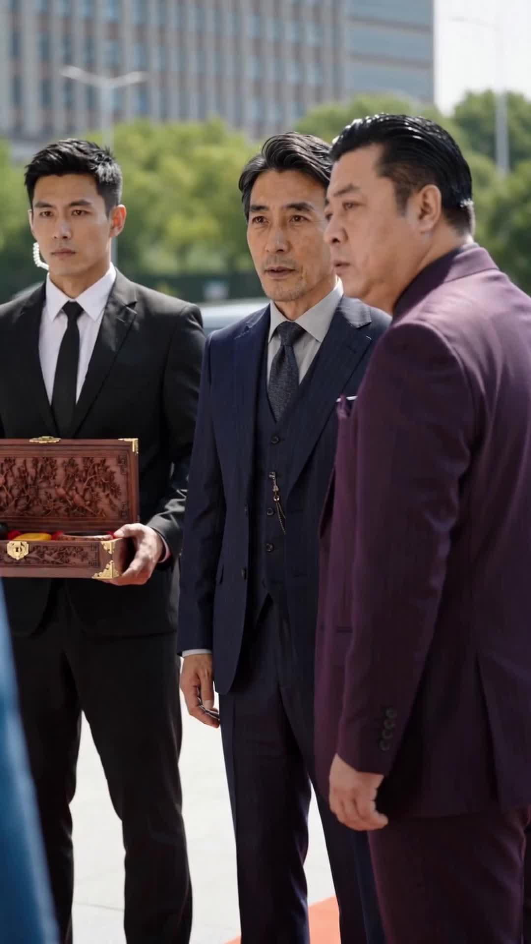 My Dad? The Billionaire Security Guard!