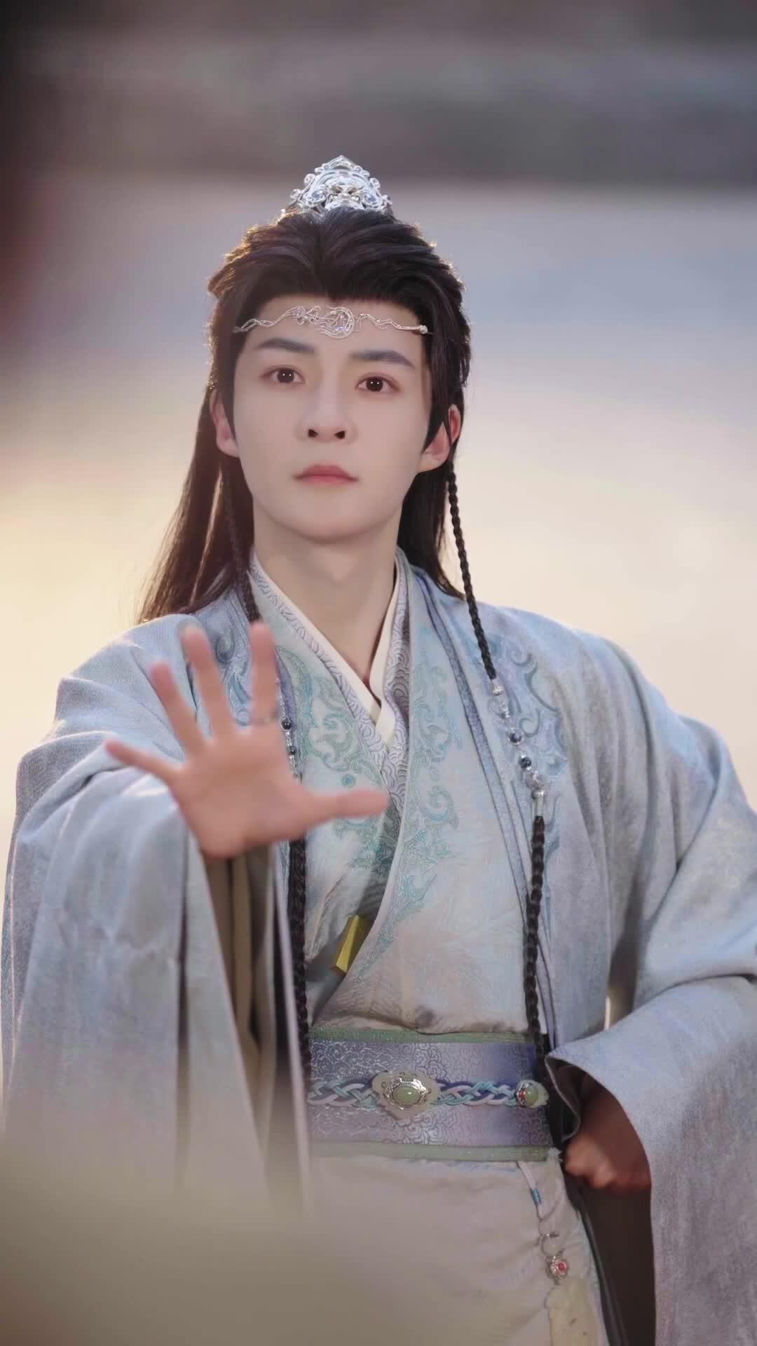 LE PRINCE SE SOUMET
