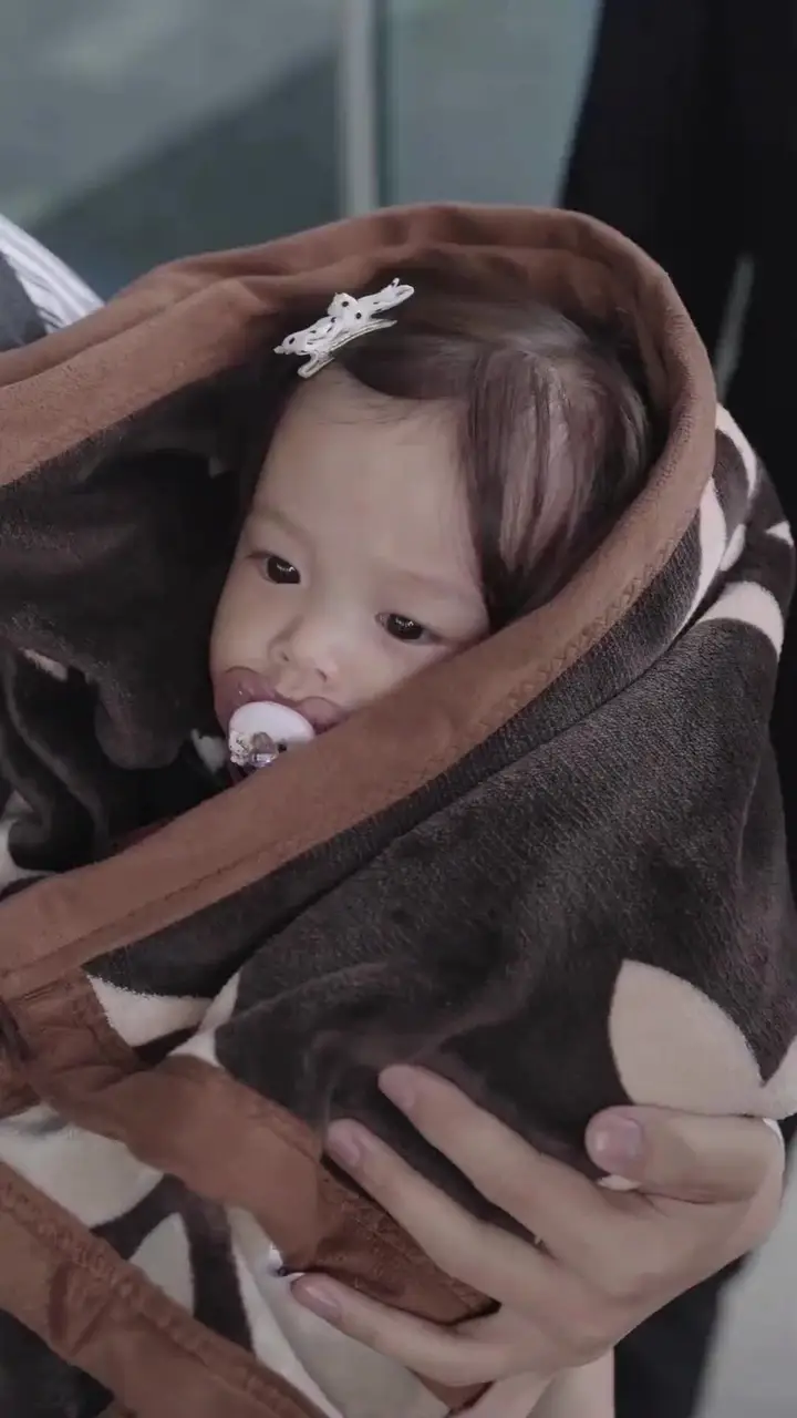 (Dubbed) Baby's Whisper, Family Armor Episode 42