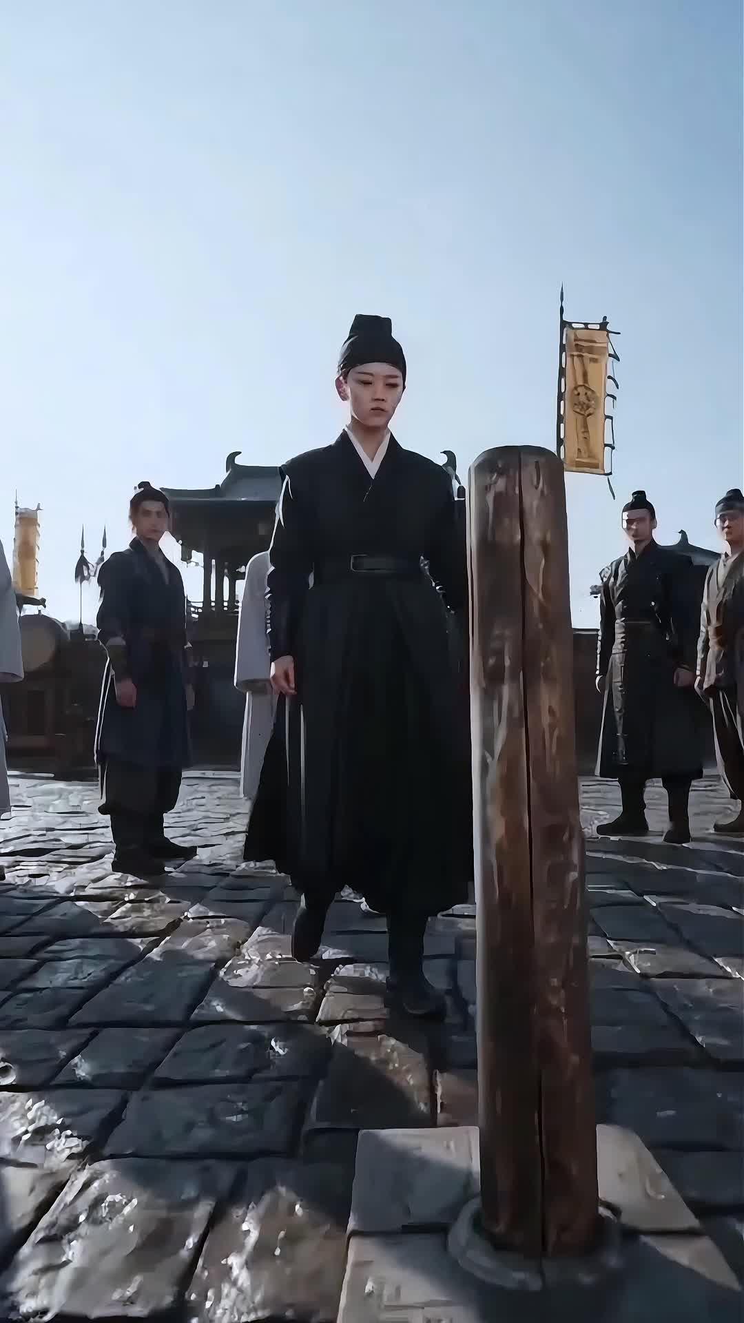 My Weak Master Is a Hidden Sword Saint!
