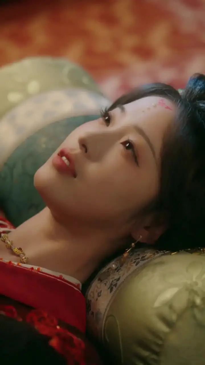 (Dubbed) Your Majesty, Fire Me Already! Episode 45