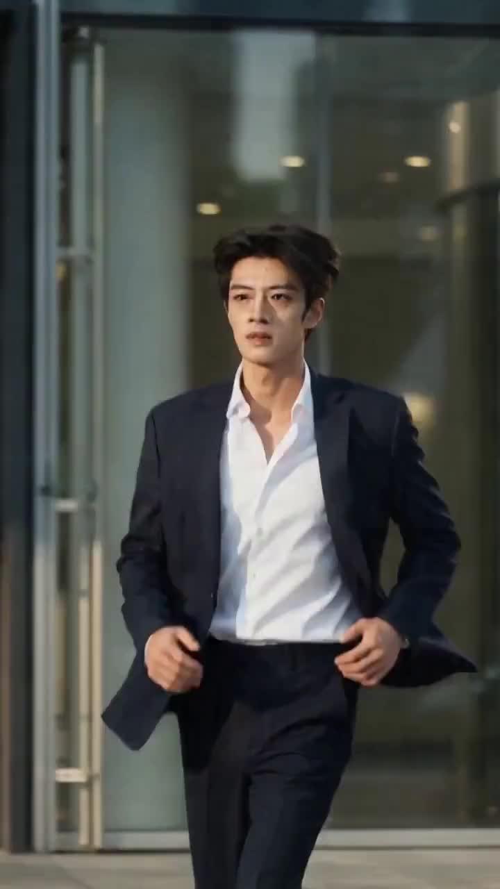 (Dubbed) Ma'am, Your Bodyguard Is a Heartthrob