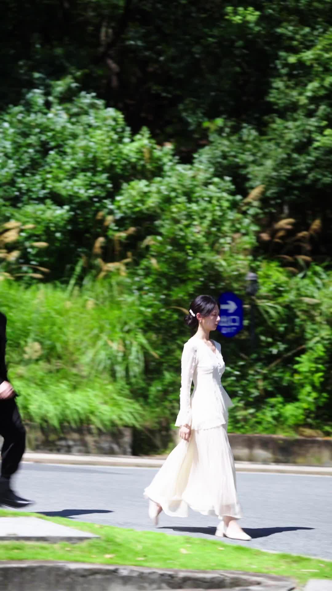 Married To The Blind Billionaire