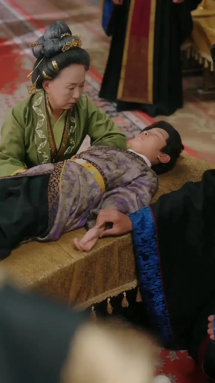 (Dubbed) Your Majesty, Fire Me Already! Episode 32
