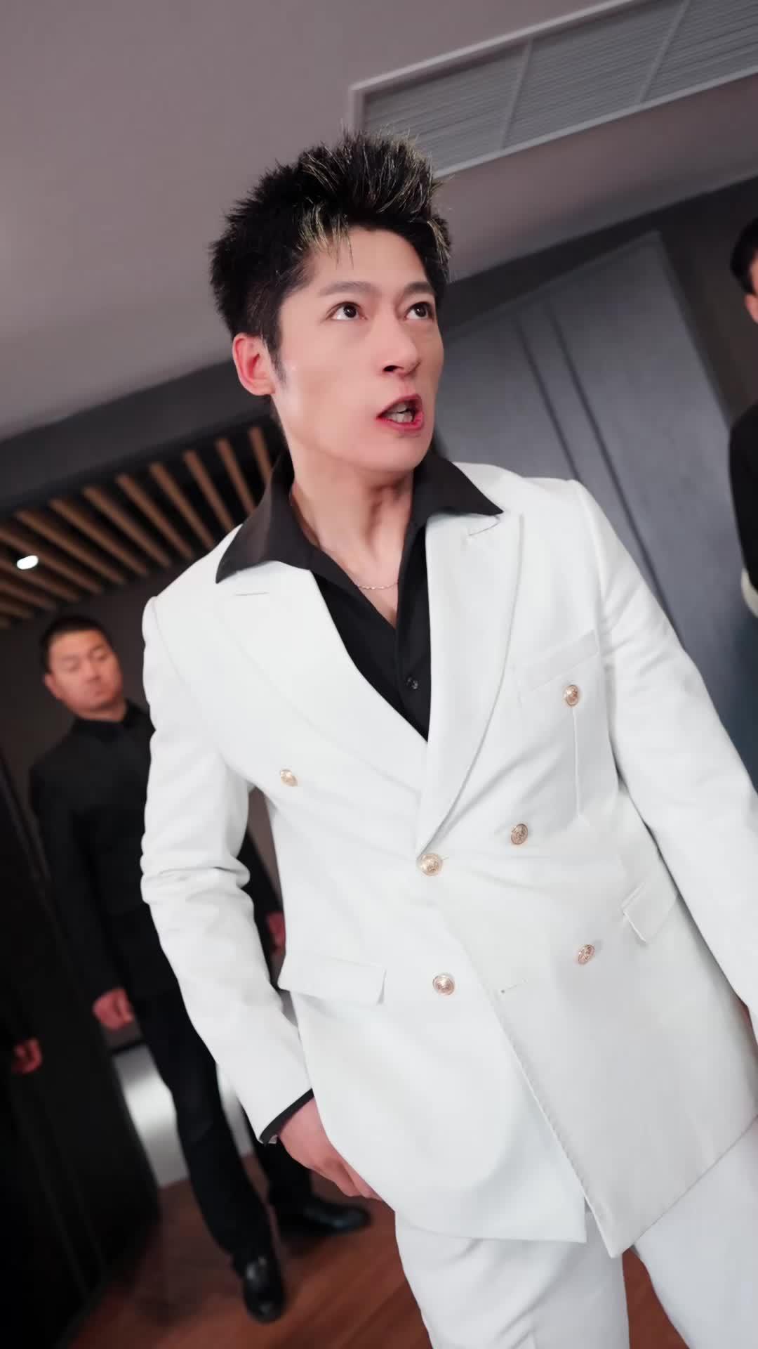 잠룡 호위