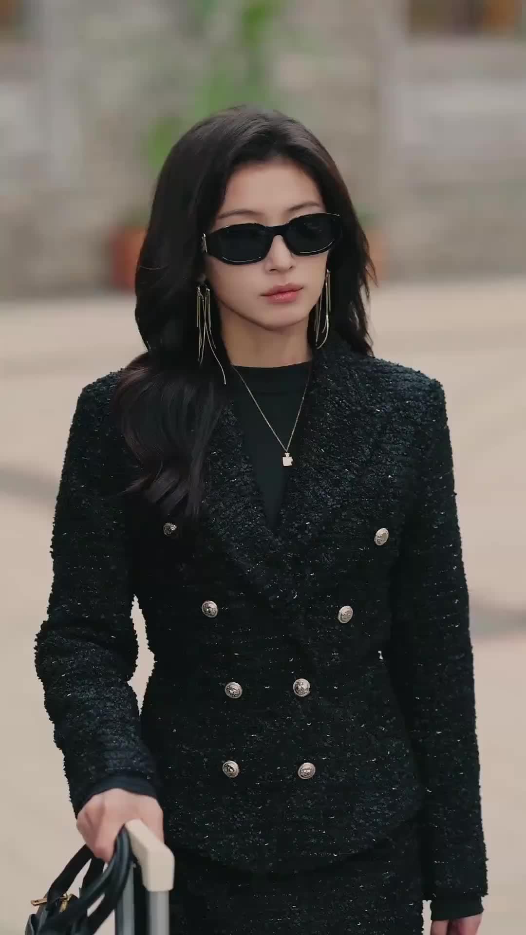 (Doblado) No soy la fea, soy la superestrella