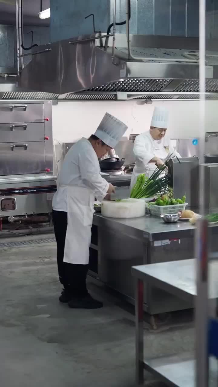 (Dublagem)O Legado Perdido do Chef Divino