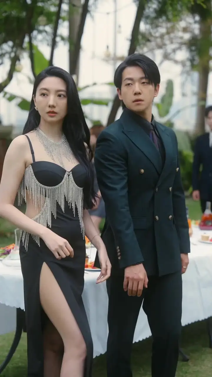 (Dubbed) Her Boss, His Rival, Their Baby Episode 18