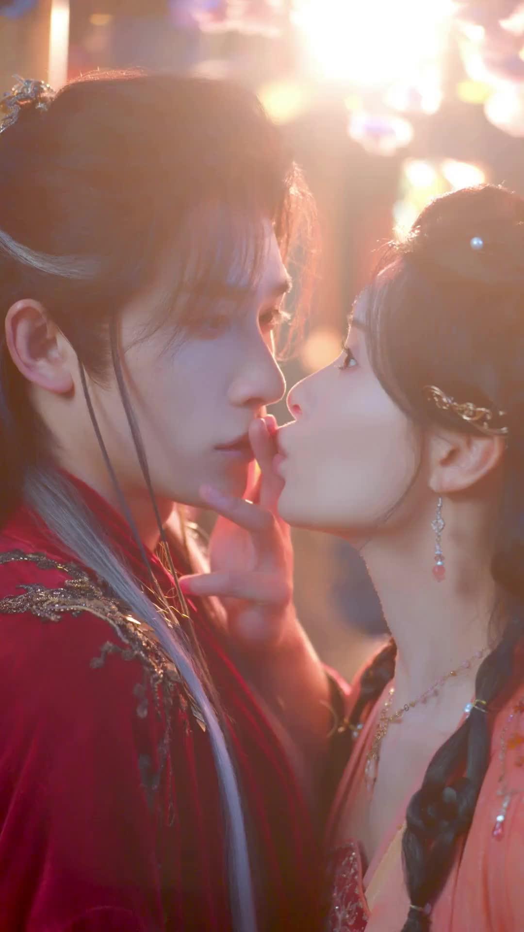 (Dubbed)Kiss the Villain to Survive