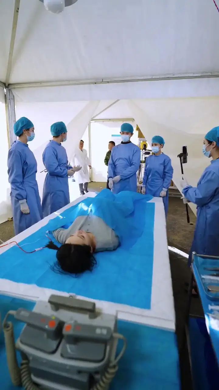 (Dubbed) Wow! He Is a Brilliant Surgeon Episode 22