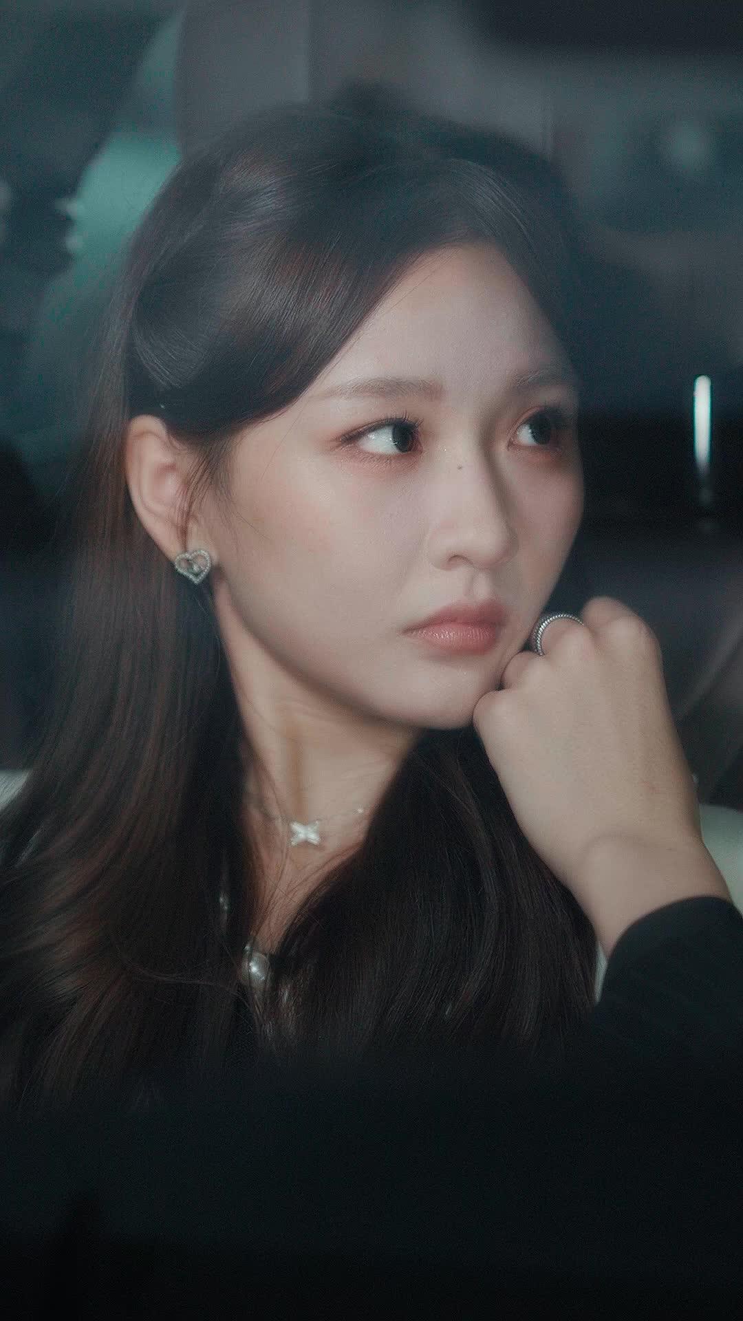 Cahaya Bulan Tak Lewat