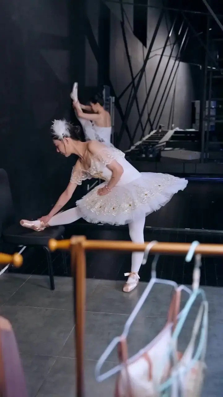 (Dubbed) She Shifted All Her Pain to Me Episode 10
