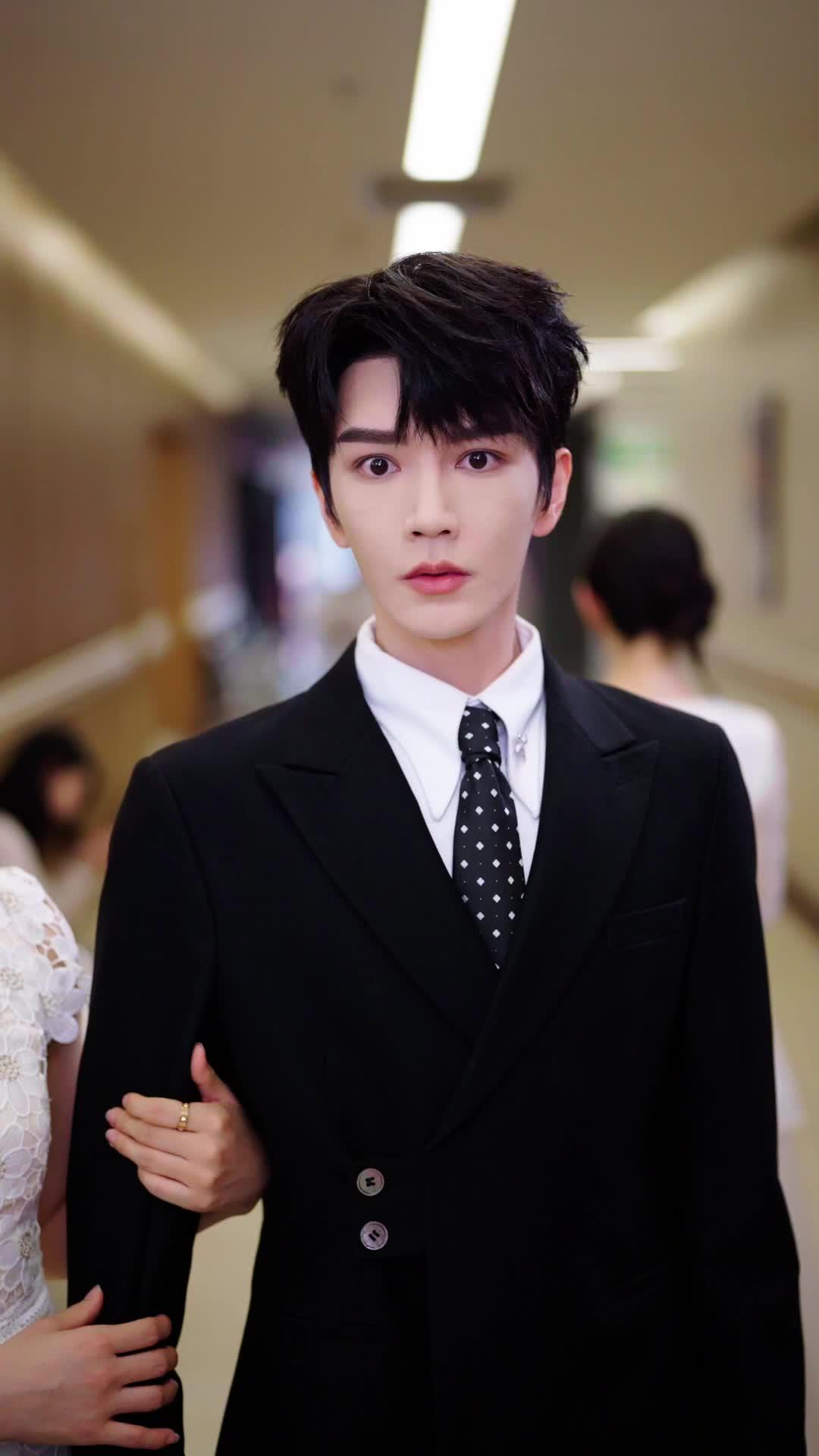 Married To The Blind Billionaire