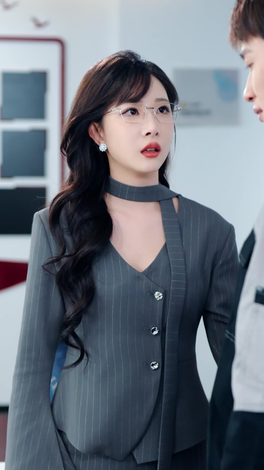 Dinikahi CEO Cantik, Mantanku Menyesal