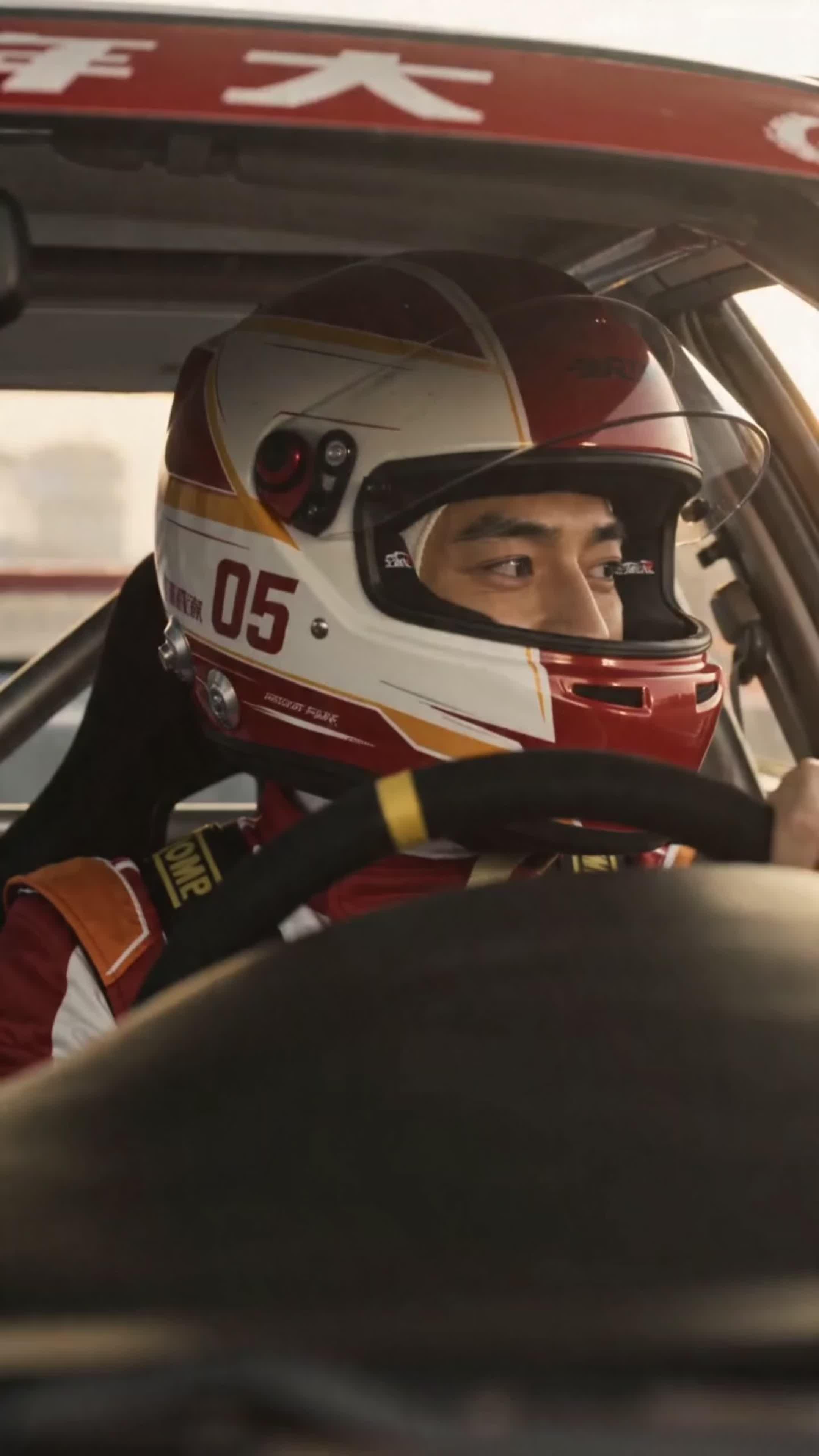 Racing Legend Returns For Family!
