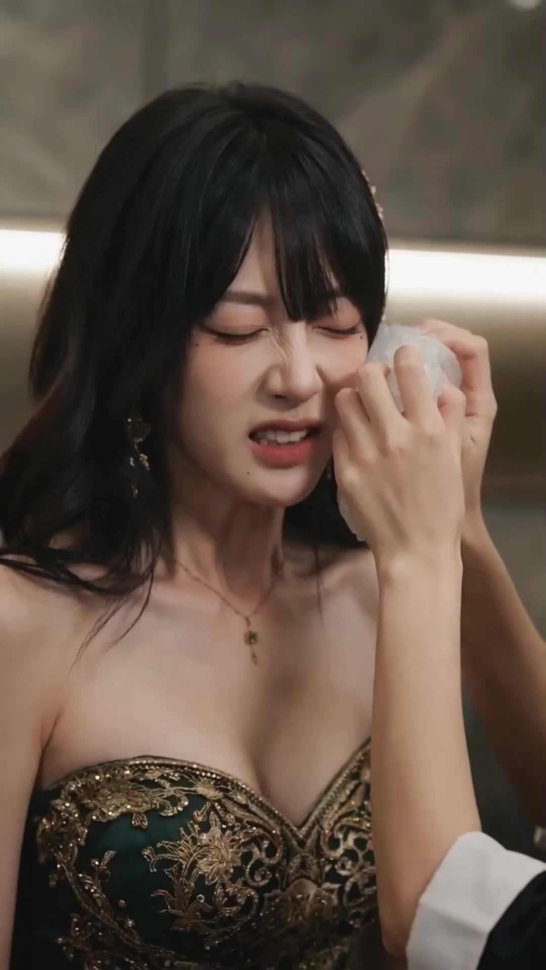 From Empress to Fake Heiress
